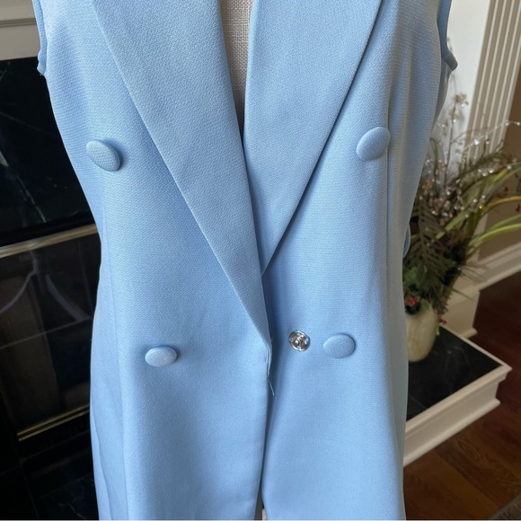 FOREVER 21 - Picture 2 of 8